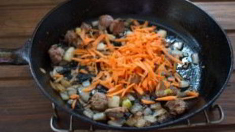 рагу в горшочках с мясом