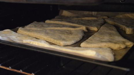 цельнозерновые сметанные треугольники с аппетитным рагу из индейки