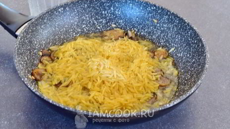ризотто из пасты орзо с грибами и горошком