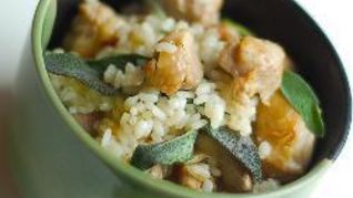 Ризотто с курицей и шалфеем