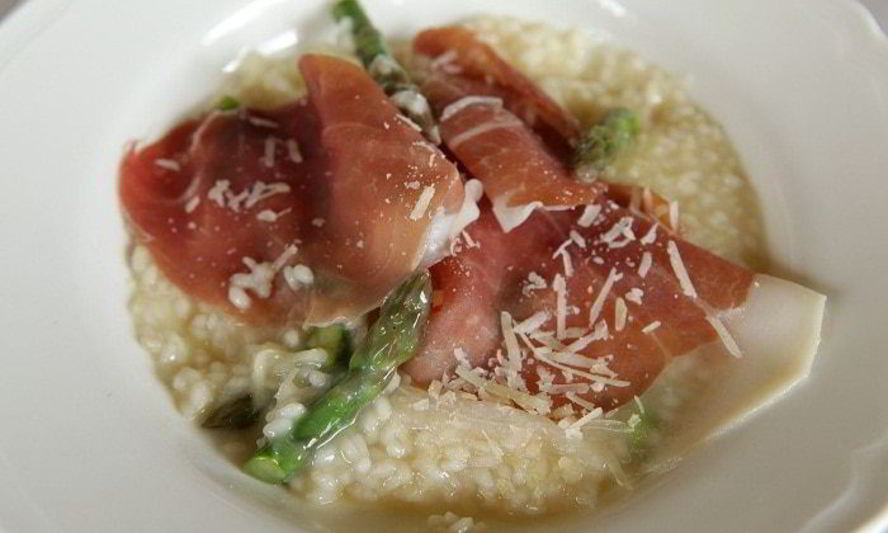 Рецепт ризотто со спаржей и пармской ветчиной