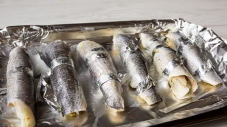 рулетики из дорады с шафрановым ризотто