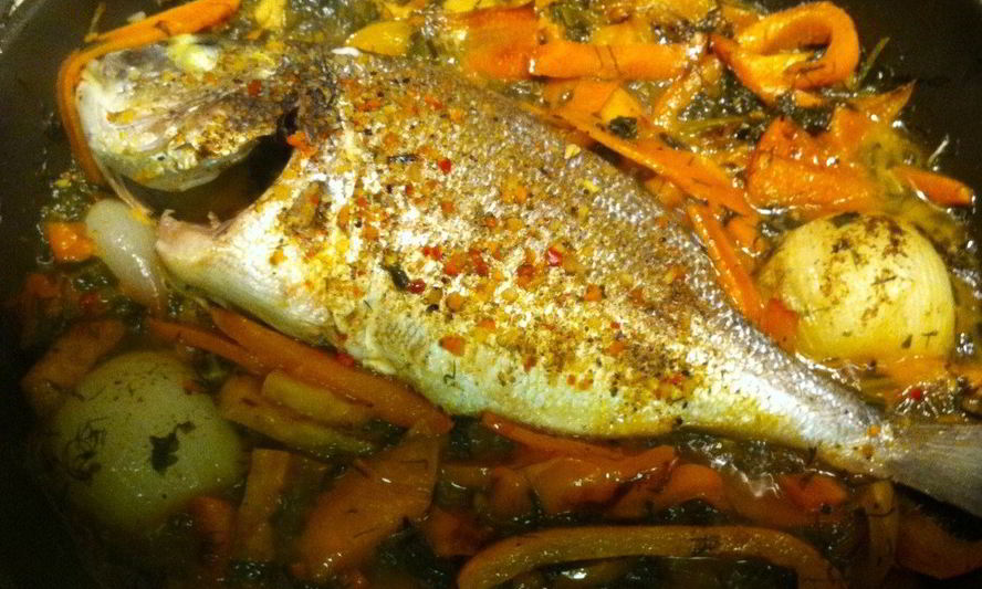 Рецепт дорады, запеченной с овощами