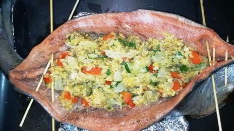 горбуша, фаршированная булгуром