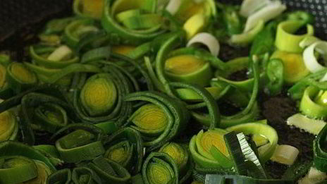 кефаль со шпинатом