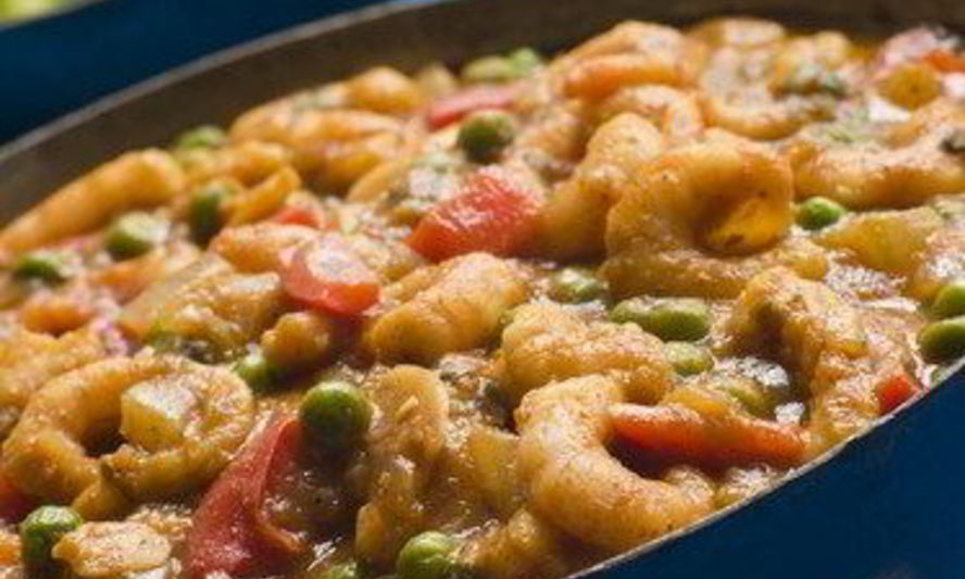 Рецепт креветок с красным перцем в соусе из кокосового молока с карри