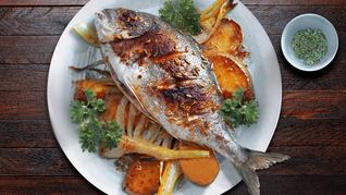 Лещ в духовке с картошкой