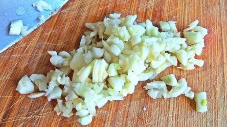 лосось под майонезом, запеченный в рукаве