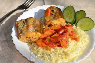 Минтай с овощами в мультиварке