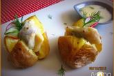 Печеный картофель с сельдью в горчичном соусе