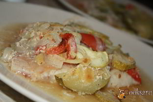 Рыба с летними овощами в пергаменте