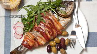 Рыба, запеченная в беконе