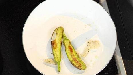 семга с апельсиновым соусом и шпинатом