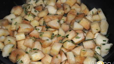 семга с чесночным маслом и грушевым гарниром