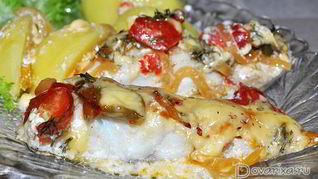 Судак в духовке с соусом и сыром