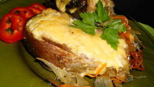 Толстолобик запеченный с овощами и сыром