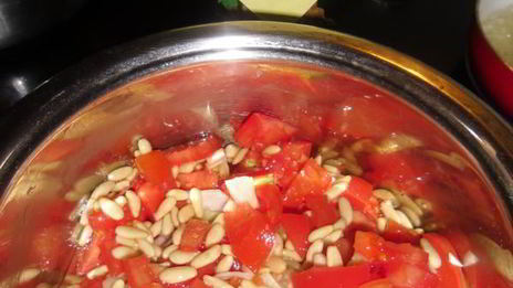 треска с кедровыми орешками