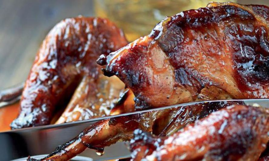 Рецепт цесарки, запеченной в глазури из виски
