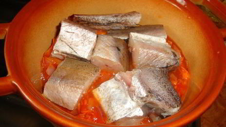 тушеный хек