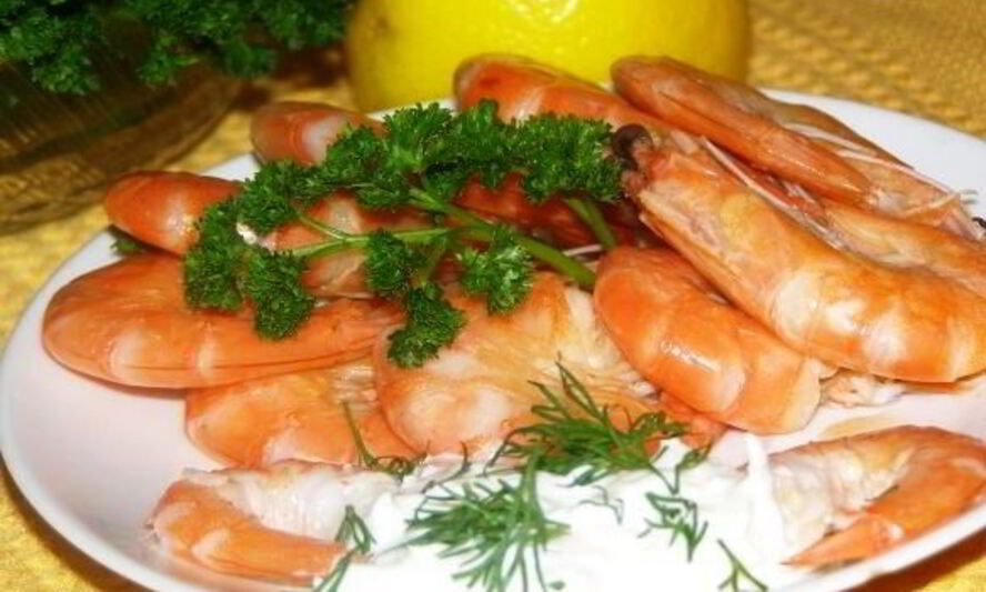 Рецепт жареных креветок в чесночном соусе