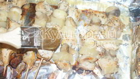 куриный шашлык с острым салатом