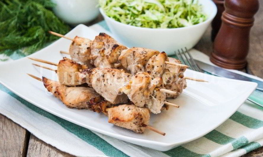 Рецепт куриных шашлыков на шпажках