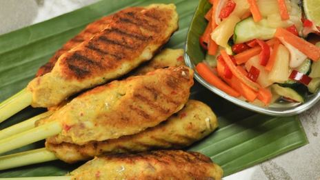 сатэ лилит икан — шашлычки из рыбы по-балийски