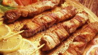 Шашлык из баранины на маринаде из белого вина по-гречески