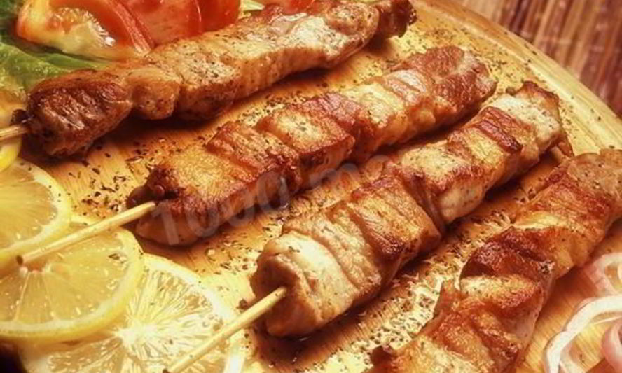 Рецепт шашлыка из баранины на маринаде из белого вина по-гречески