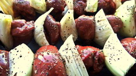 шашлык из печенки с луком и фенхелем