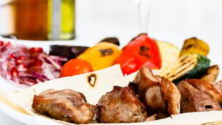 Шашлык из свинины с овощами