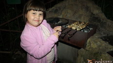 шашлык в кефирном маринаде с пряными травами