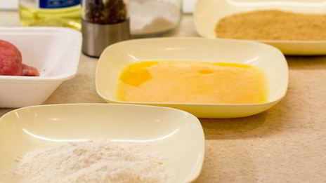 быстрый шницель в тройной панировке