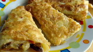 Капустный шницель с грибами и овощами