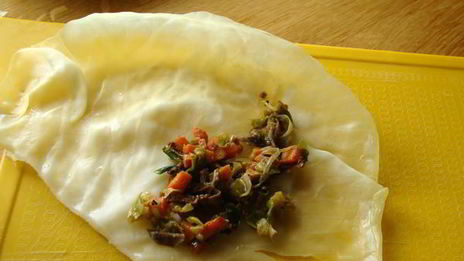 капустный шницель с грибами и овощами