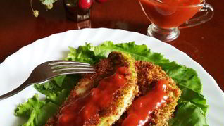 Капустный шницель с томатным соусом