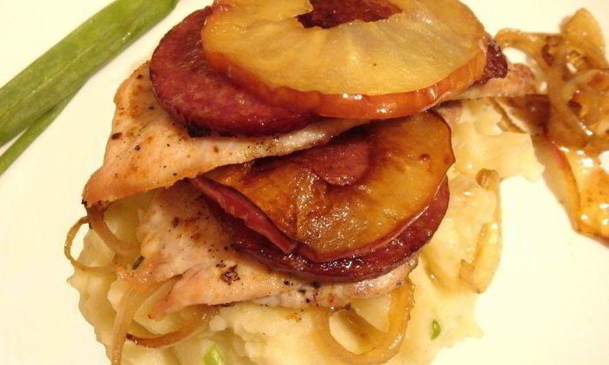 Рецепт куриных шницелей с яблоками и чоризо