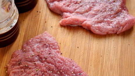 шницель из телятины с прошутто и шалфеем