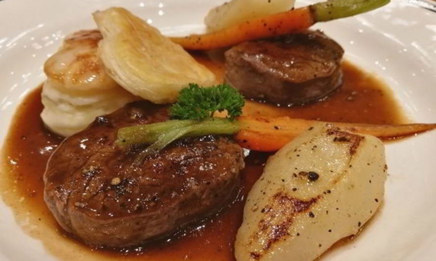 Рецепт телячьего шницеля с грушами и творожно-ореховой массой