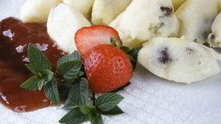 Сладкие австрийские сливовые клецки