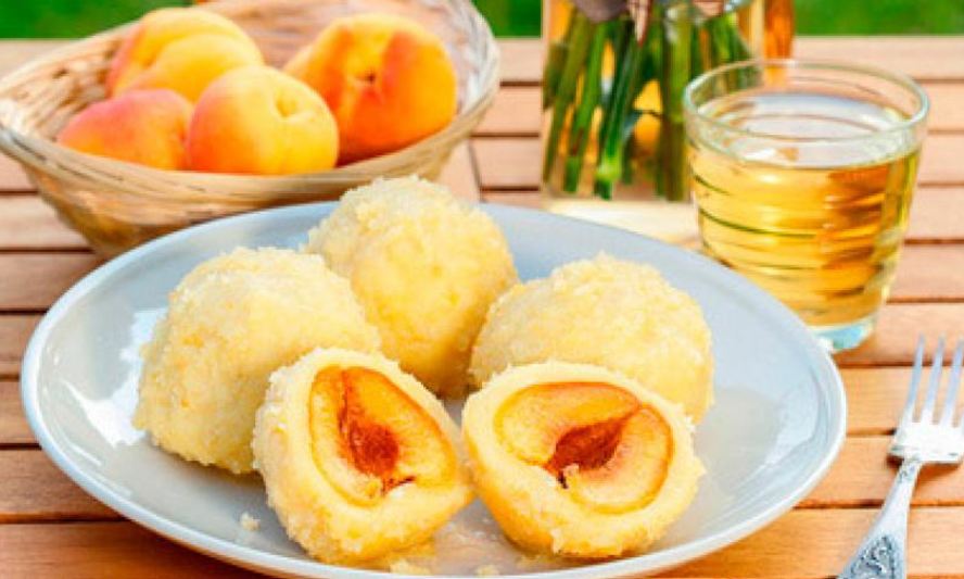 Рецепт сладких картофельных клецек с абрикосами