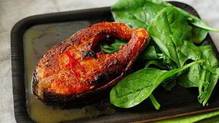 Острый стейк семги в соусе