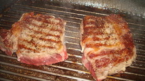 рибай стейк с овощами гриль