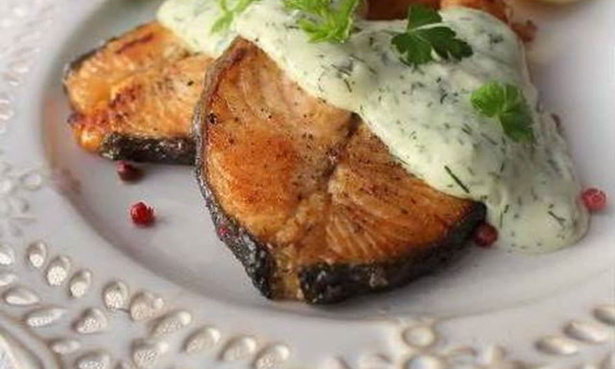 Рецепт рыбных стейков с пикантным соусом