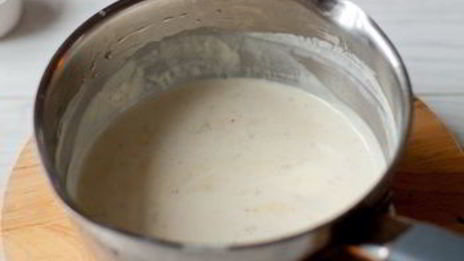 стейк из говядины со сливочным соусом из голубого сыра