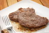Стейк из говядины жареный