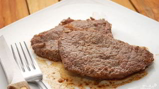 Стейк из говядины жареный