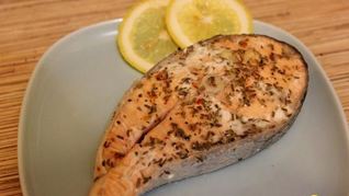 Стейк из лосося на пару