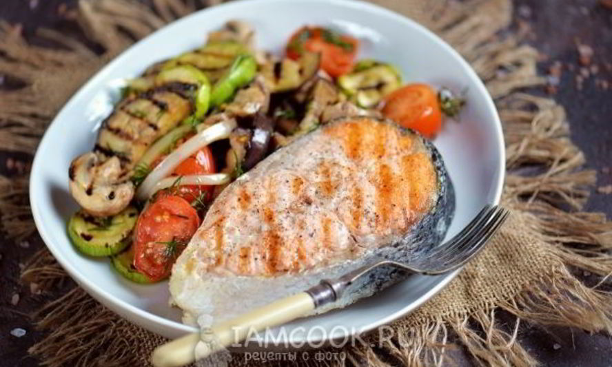 Рецепт стейка из лосося с овощами-гриль