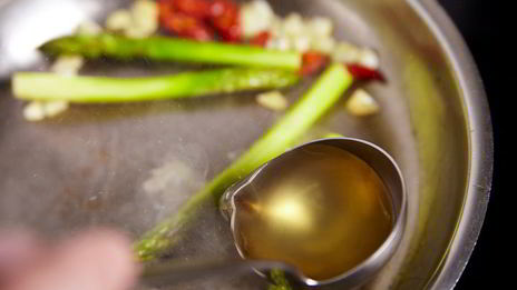 стейк из лосося с овощами